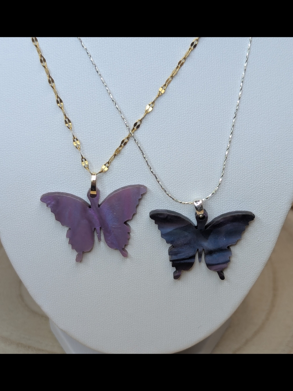 Lavender Butterfly Necklace Reversible Pendant 18K Gold Plated Chain 16" + 2" - Picture 13 of 13